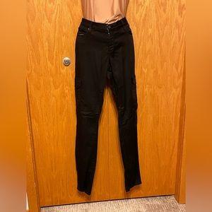 Paige skinny cargo pants in black, size 27